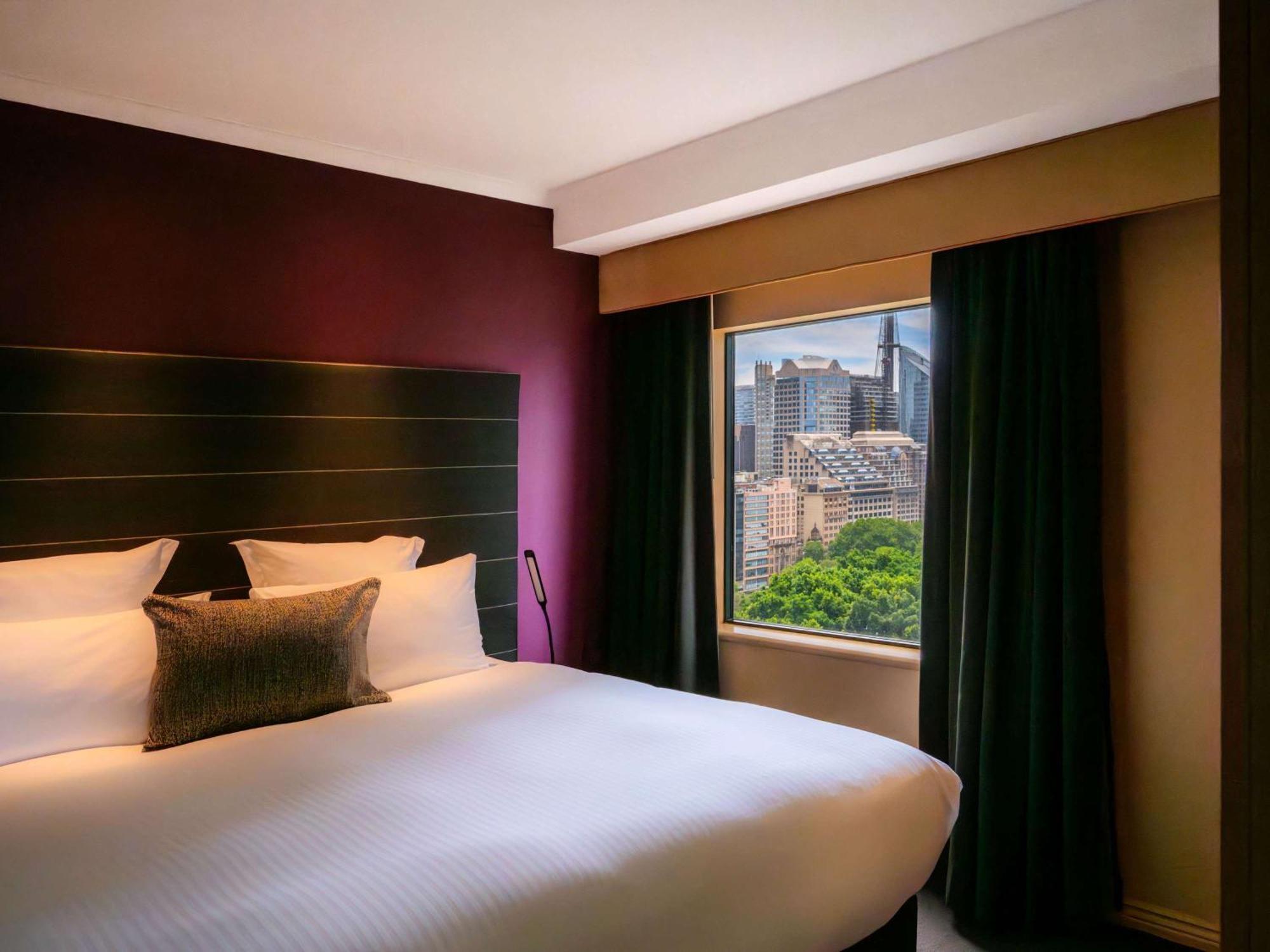 فندق بولمان سيدني هايد بارك المظهر الخارجي الصورة A bedroom at the hotel